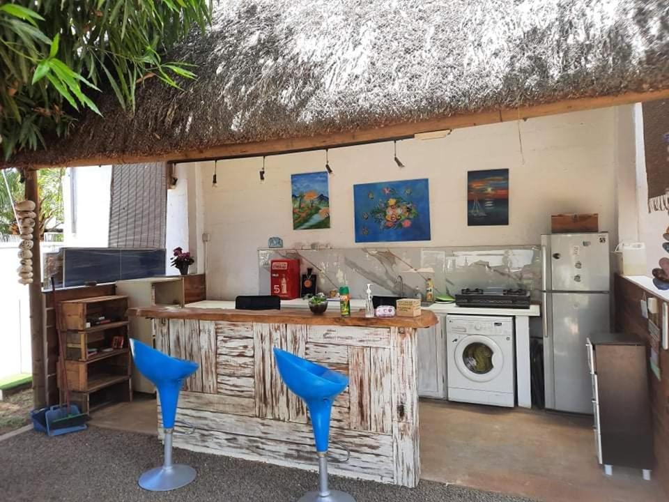 Cazhibiscus Bed and Breakfast Trou aux Biches Exteriör bild