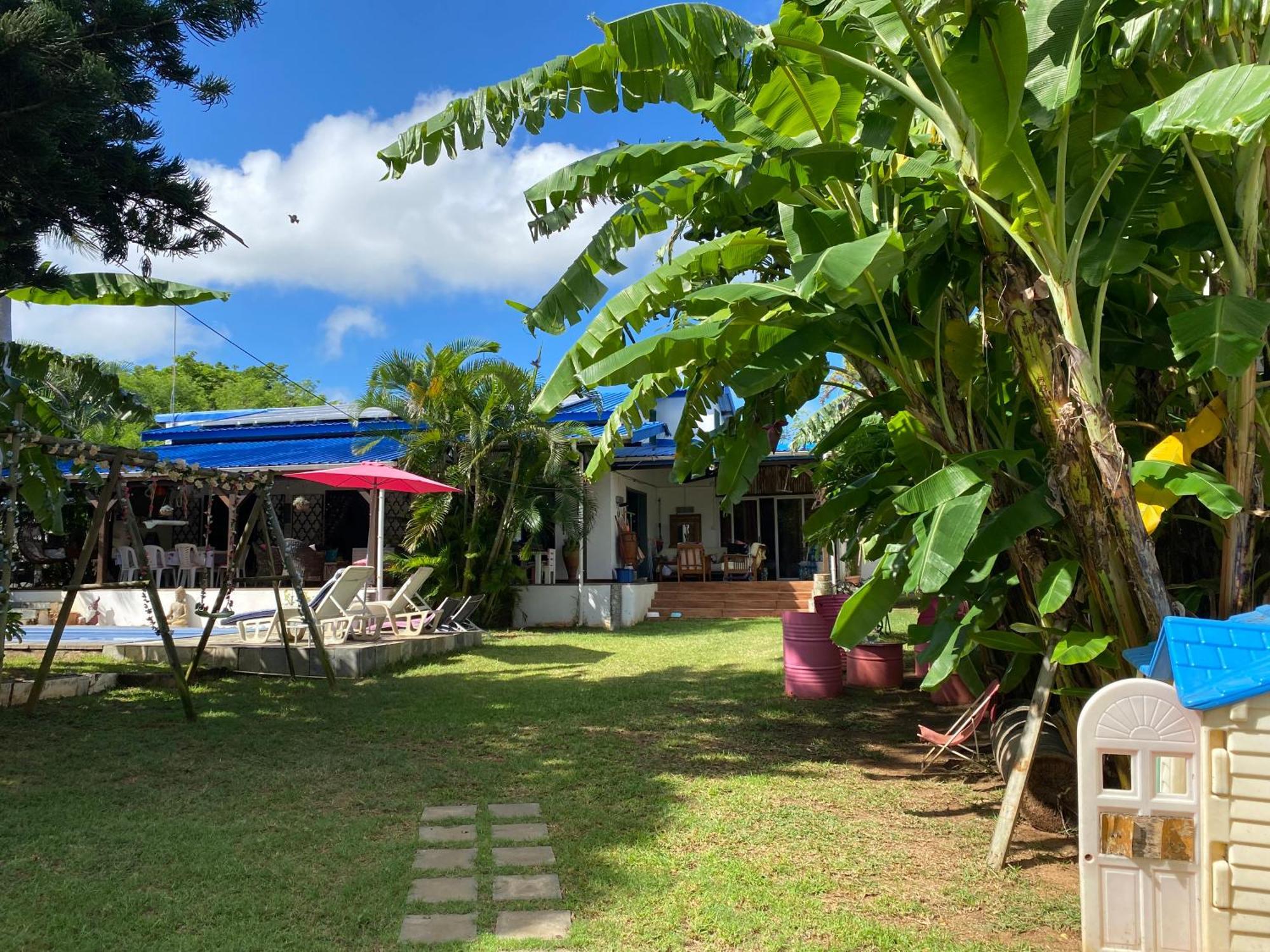 Cazhibiscus Bed and Breakfast Trou aux Biches Exteriör bild