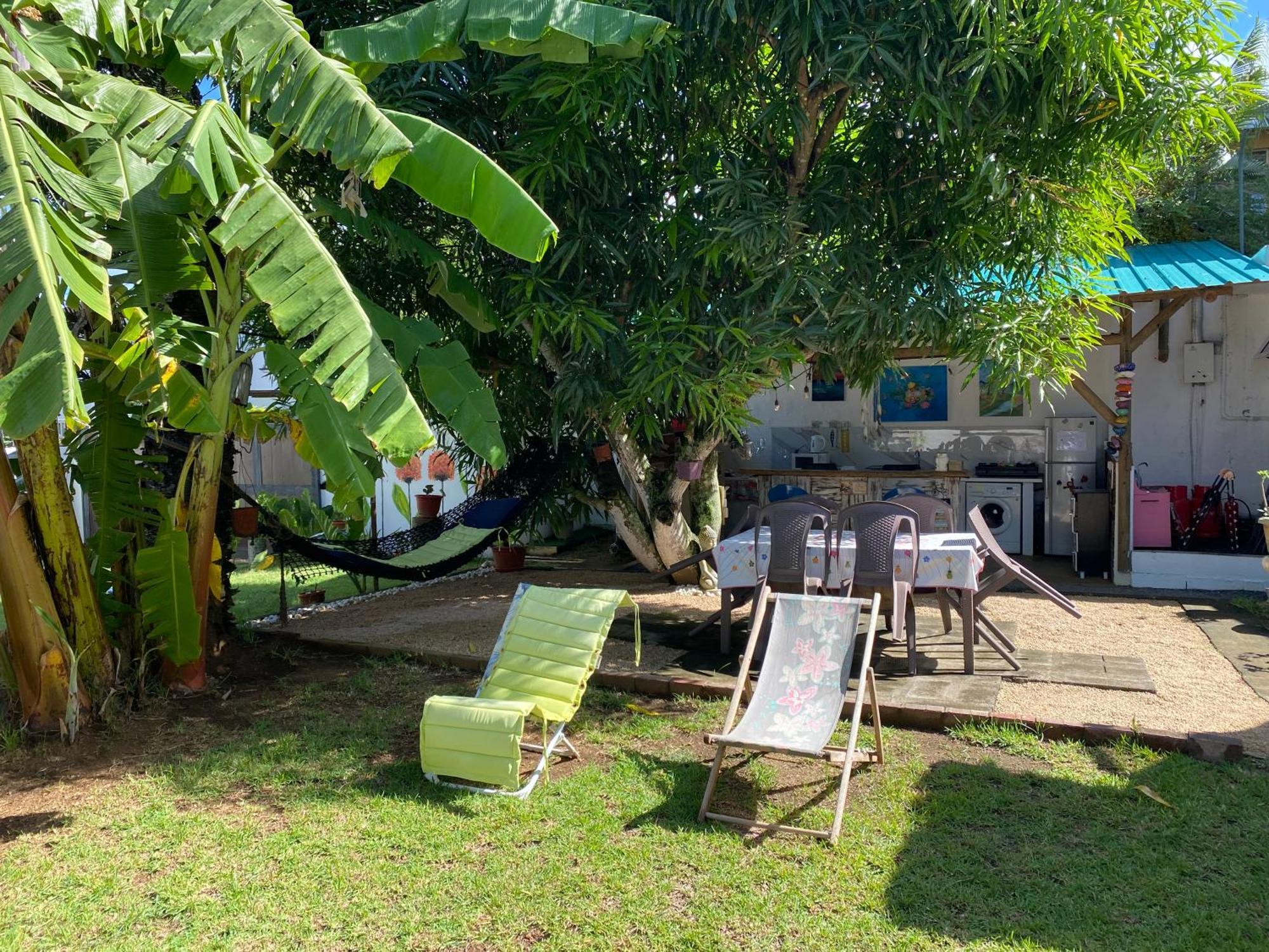Cazhibiscus Bed and Breakfast Trou aux Biches Exteriör bild