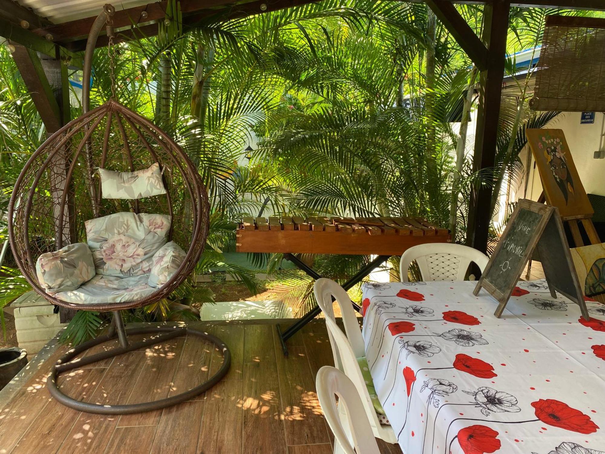 Cazhibiscus Bed and Breakfast Trou aux Biches Exteriör bild
