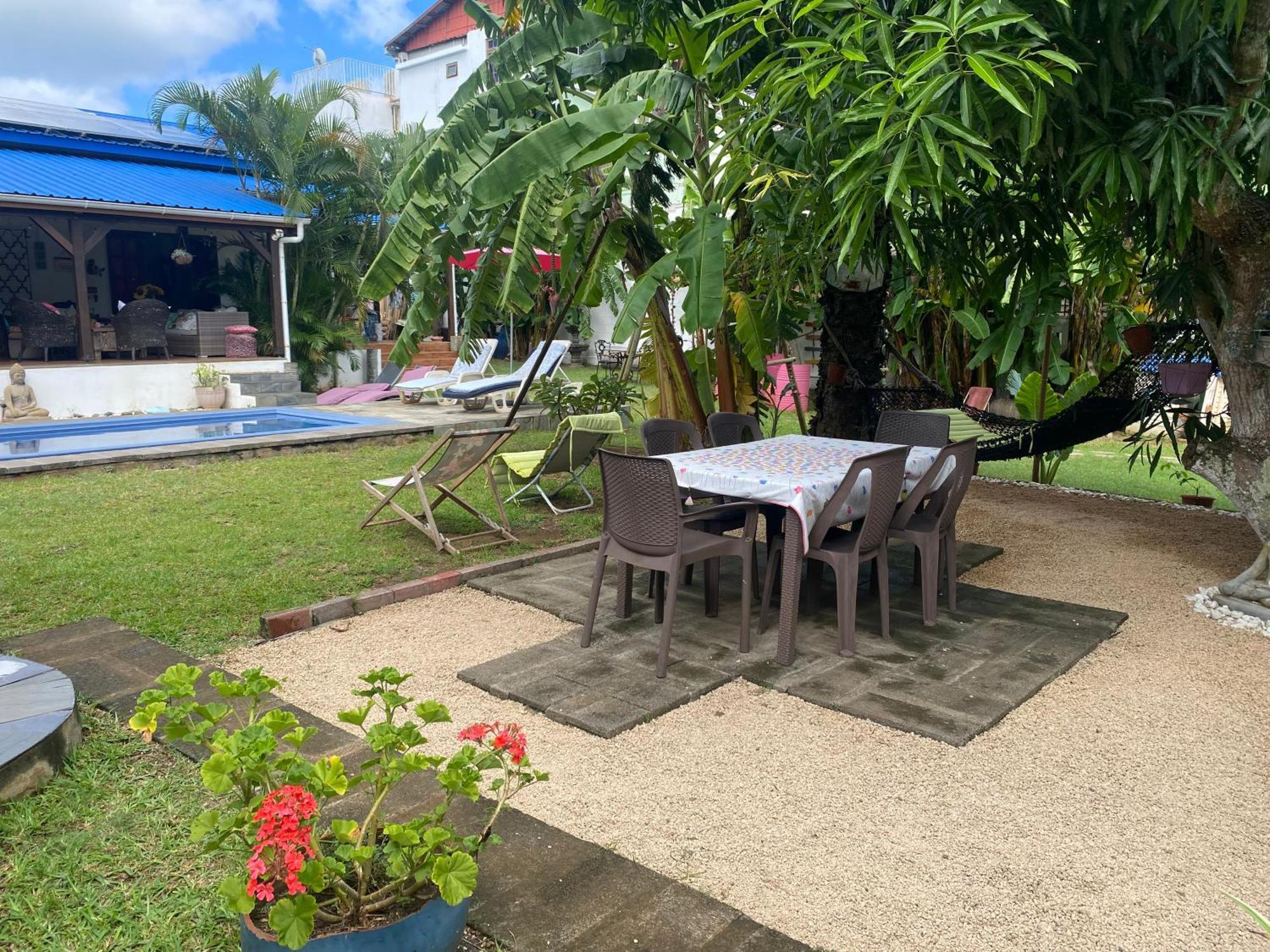 Cazhibiscus Bed and Breakfast Trou aux Biches Exteriör bild