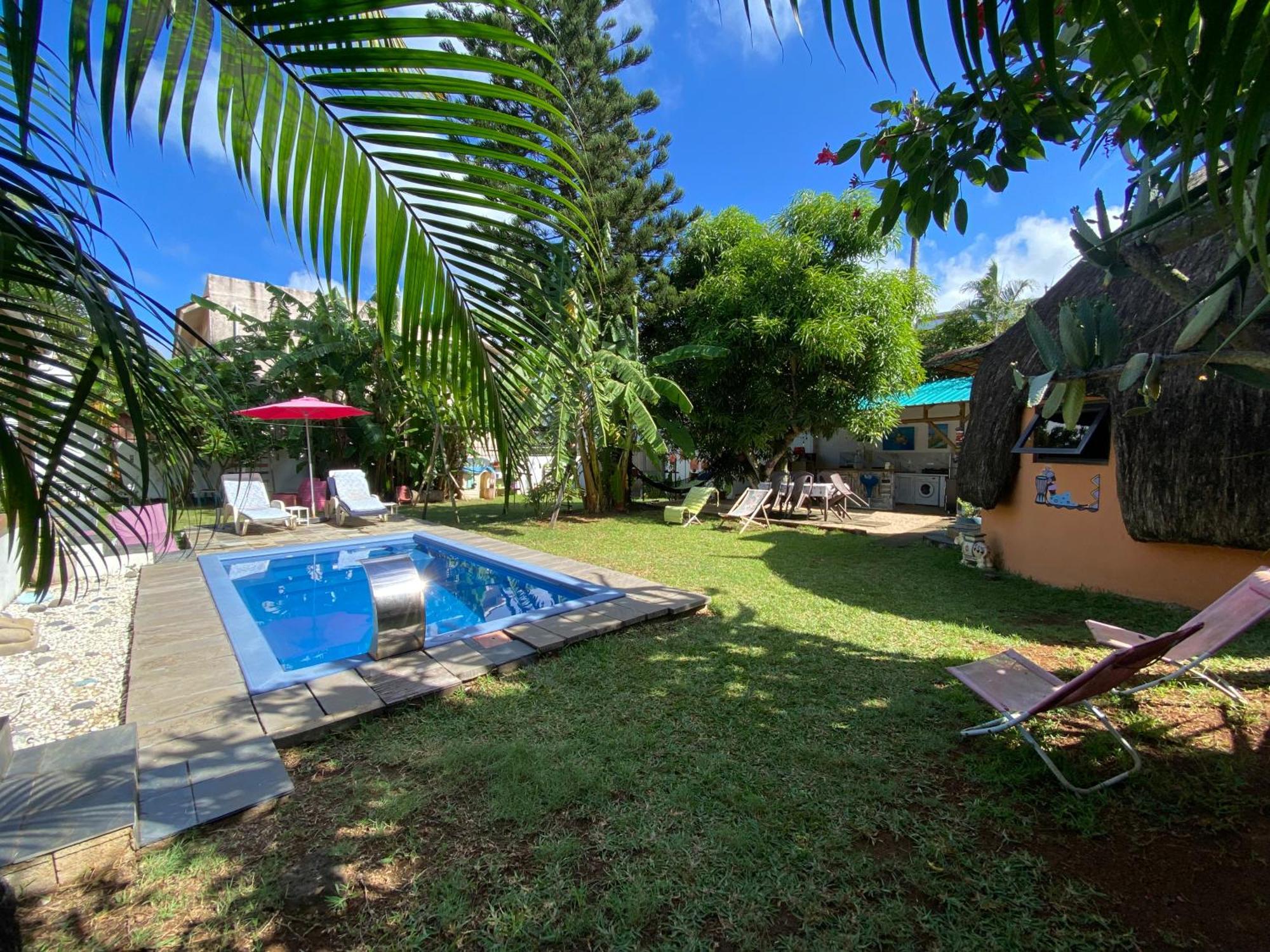 Cazhibiscus Bed and Breakfast Trou aux Biches Exteriör bild